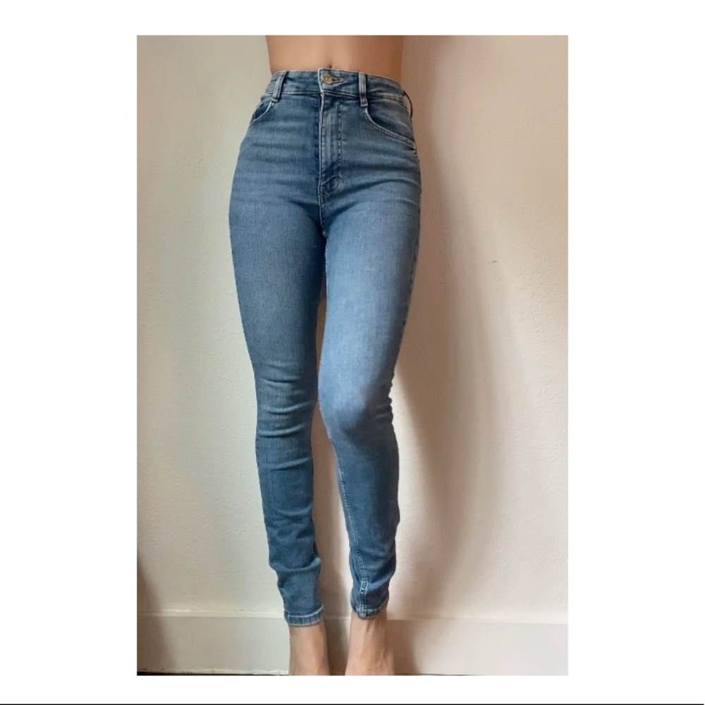 Blue denim skinny jeans